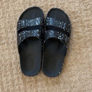 Euc Freedom Moses Stylish Black Sandals size 36/37